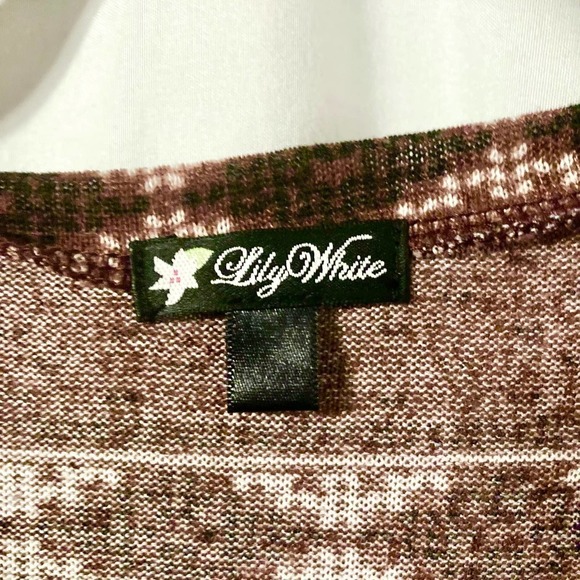 Lily White Women's Loose Fitting Burgundy Patterned Top - Picture 9 of 10